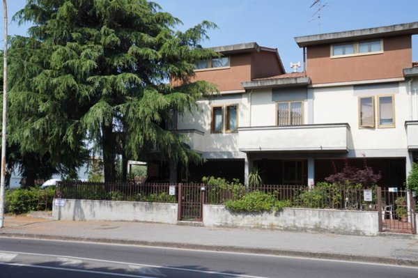 casa indipendente in vendita a Prato in zona Galceti