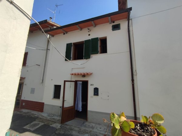 casa indipendente in vendita a Prato in zona Galciana