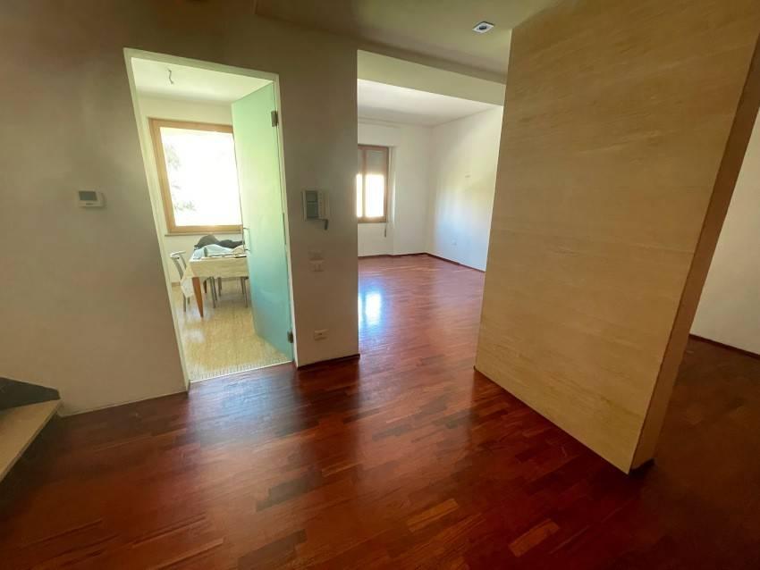 casa indipendente in vendita a Prato