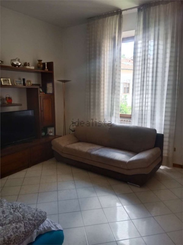casa indipendente in vendita a Prato