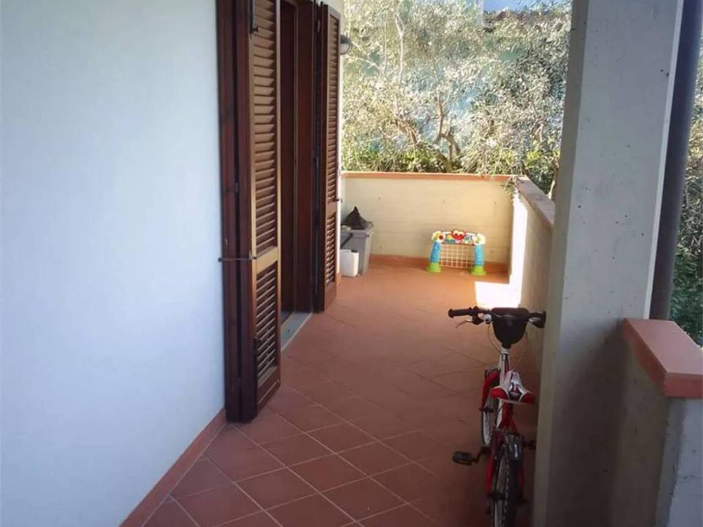 casa indipendente in vendita a Prato in zona Viaccia