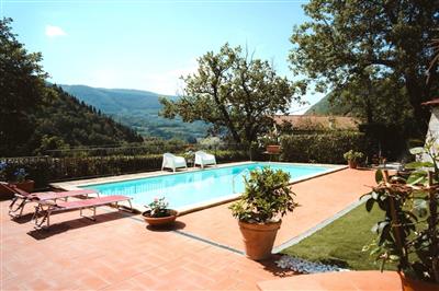 casa indipendente in vendita a Prato