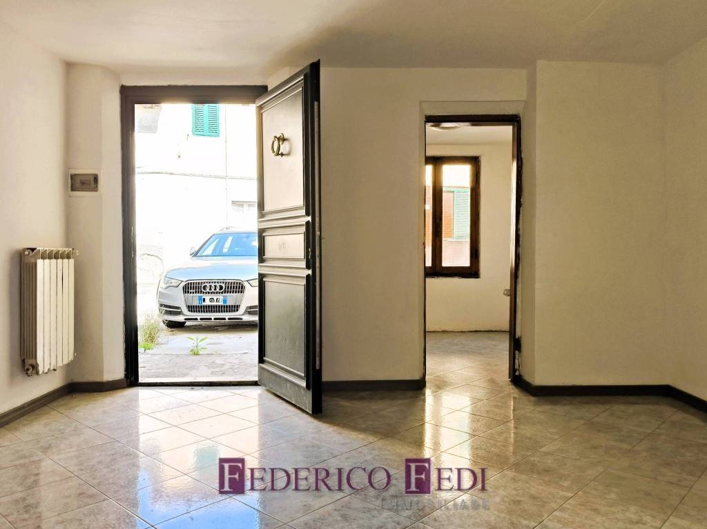 casa indipendente in vendita a Prato in zona Tavola