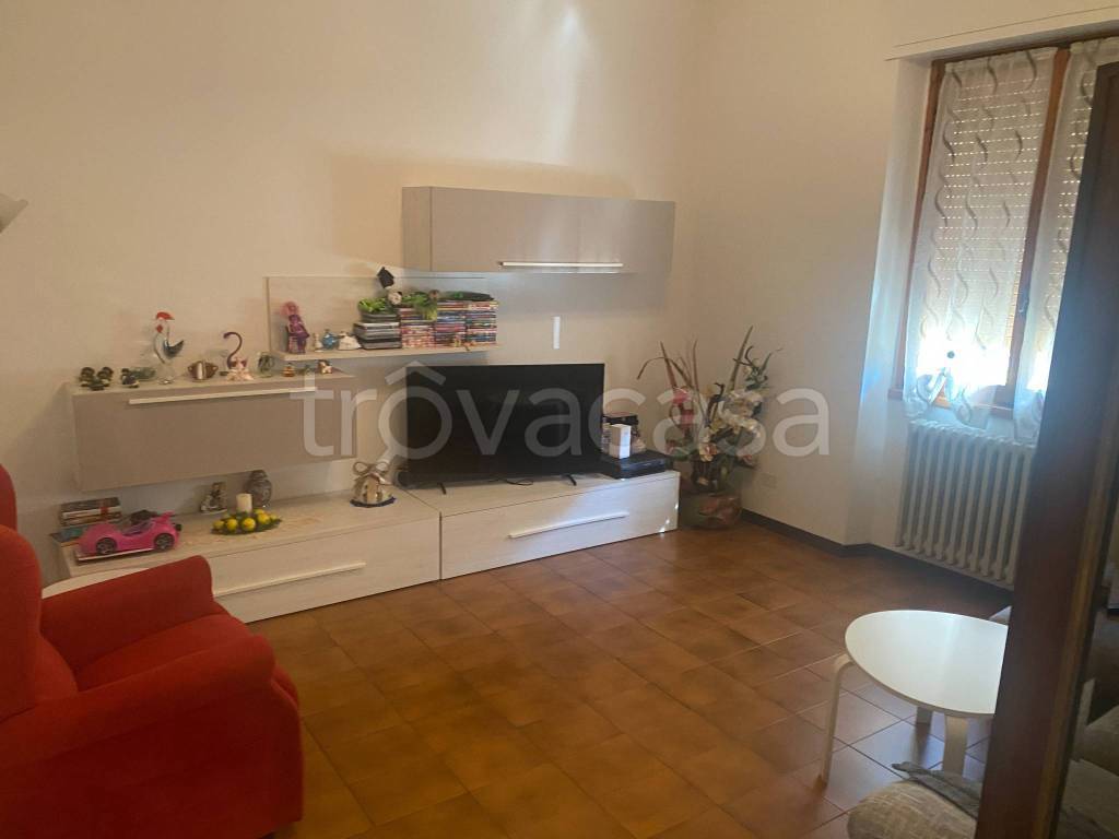 casa indipendente in vendita a Prato in zona San Martino