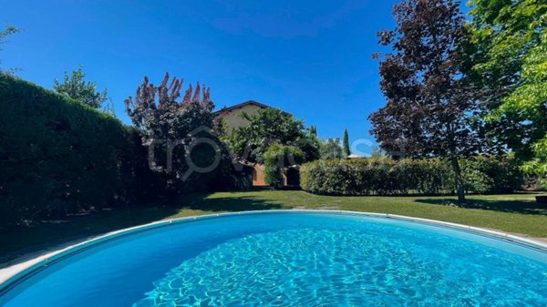 casa indipendente in vendita a Prato in zona Iolo
