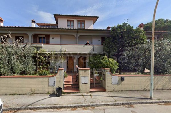 appartamento in vendita a Prato in zona Tavola