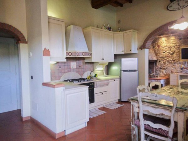 casa indipendente in vendita a Prato in zona Fontanelle