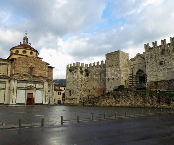 negozio in vendita a Prato