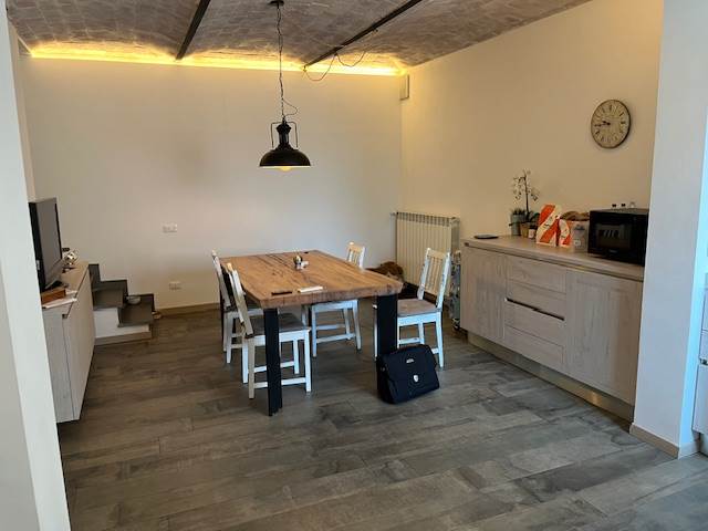 casa indipendente in vendita a Prato in zona Iolo