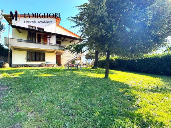 casa indipendente in vendita a Prato