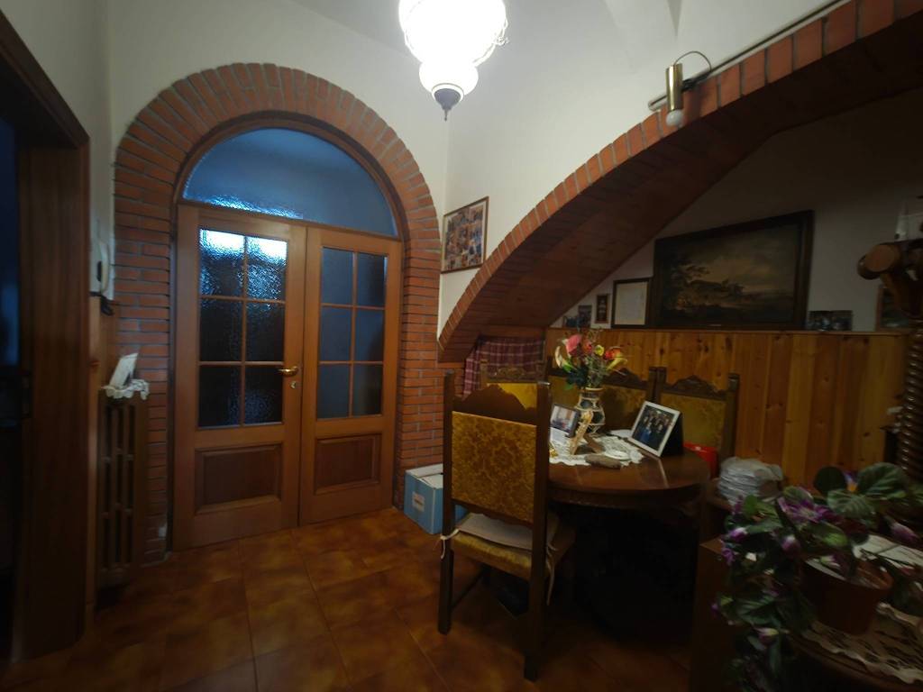 appartamento in vendita a Prato in zona Castelnuovo
