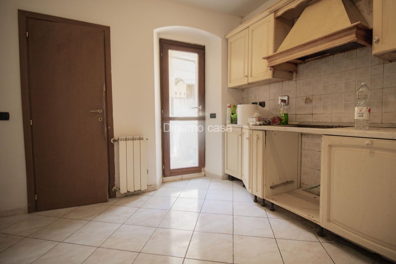 casa indipendente in vendita a Prato in zona Tavola