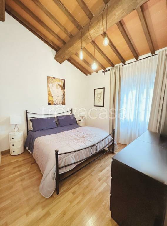 casa indipendente in vendita a Prato