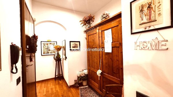 casa indipendente in vendita a Prato