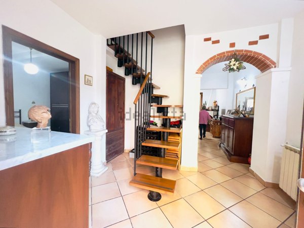 casa indipendente in vendita a Prato