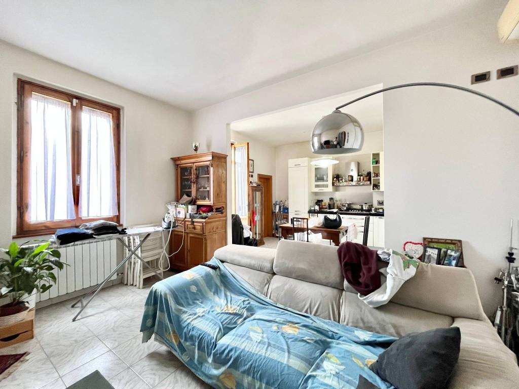 appartamento in vendita a Prato in zona Sant'Ippolito