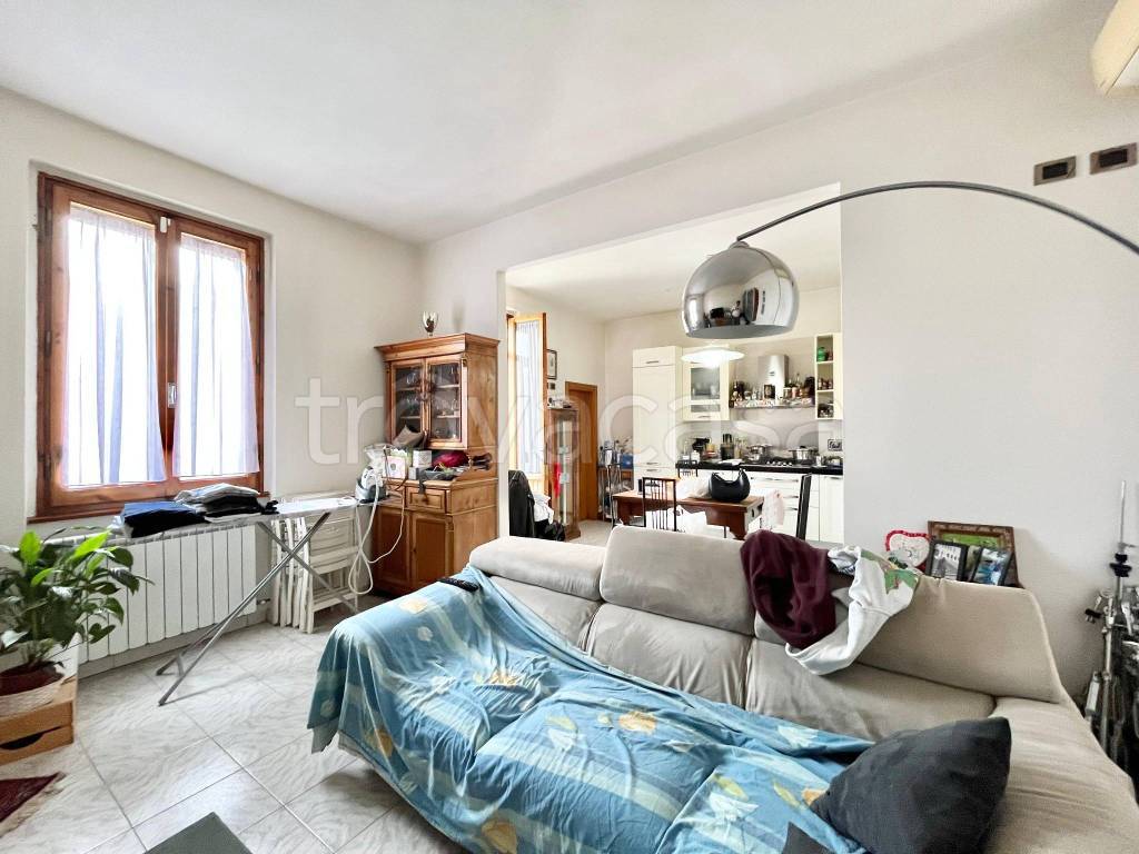 appartamento in vendita a Prato in zona Sant'Ippolito
