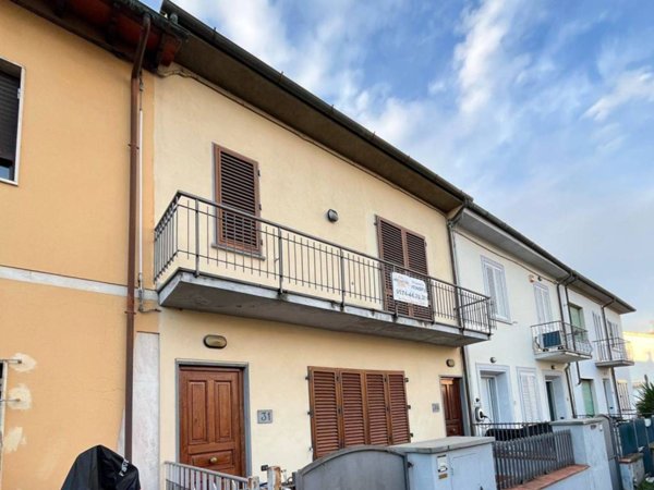 casa indipendente in vendita a Prato in zona La Querce