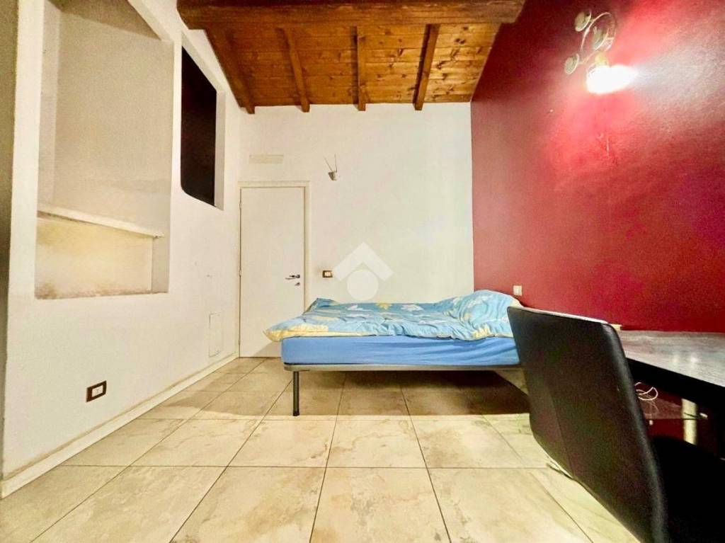 casa indipendente in vendita a Prato in zona San Giusto