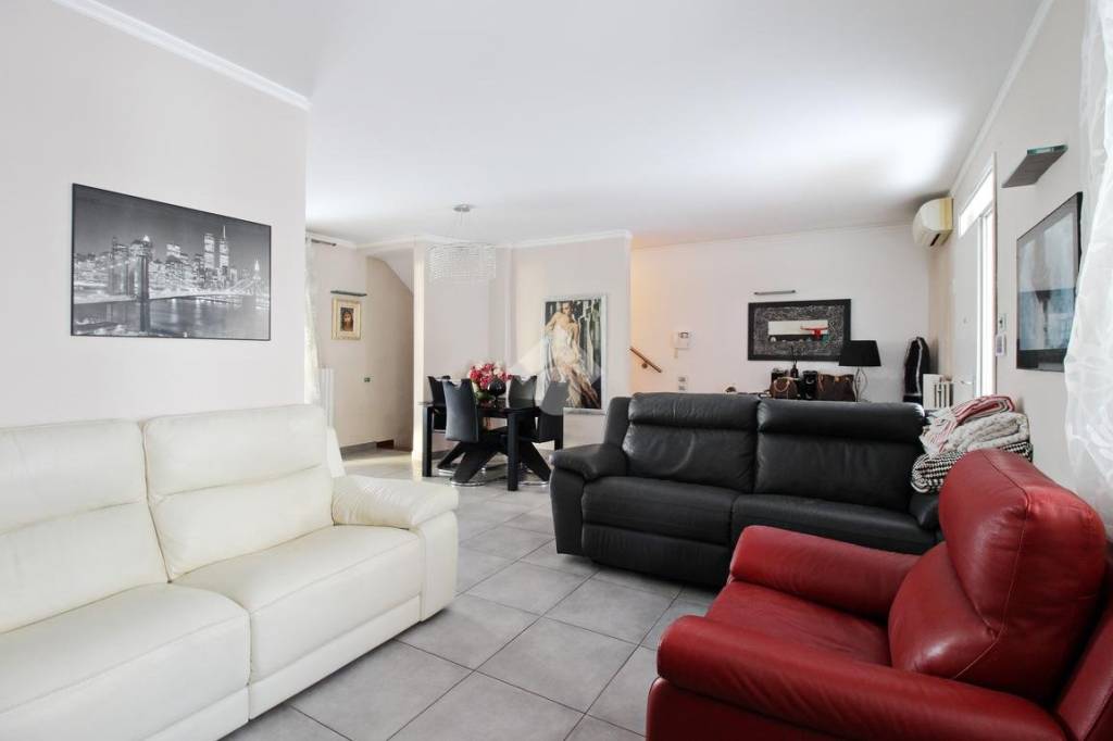 casa indipendente in vendita a Prato