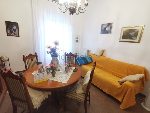 casa indipendente in vendita a Prato in zona Narnali