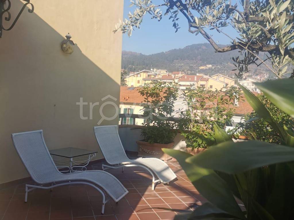 appartamento in vendita a Prato in zona Coiano