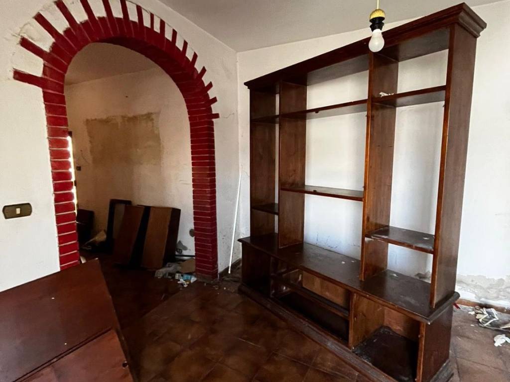 casa indipendente in vendita a Prato in zona Vergaio
