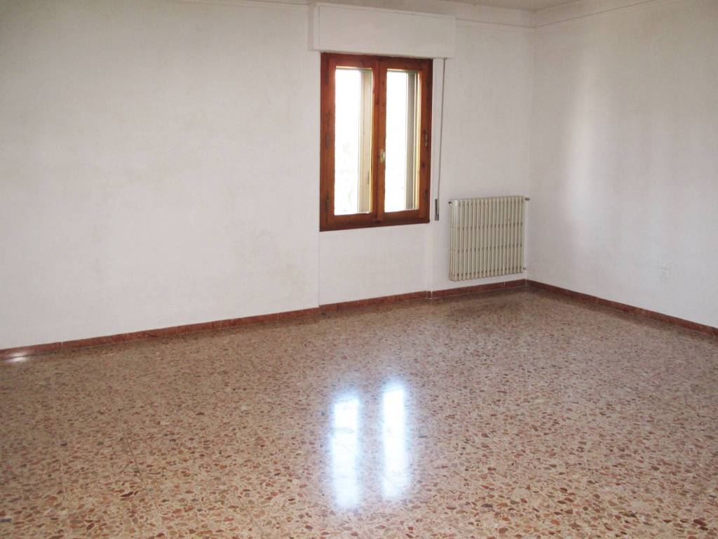 appartamento in vendita a Prato in zona Fontanelle