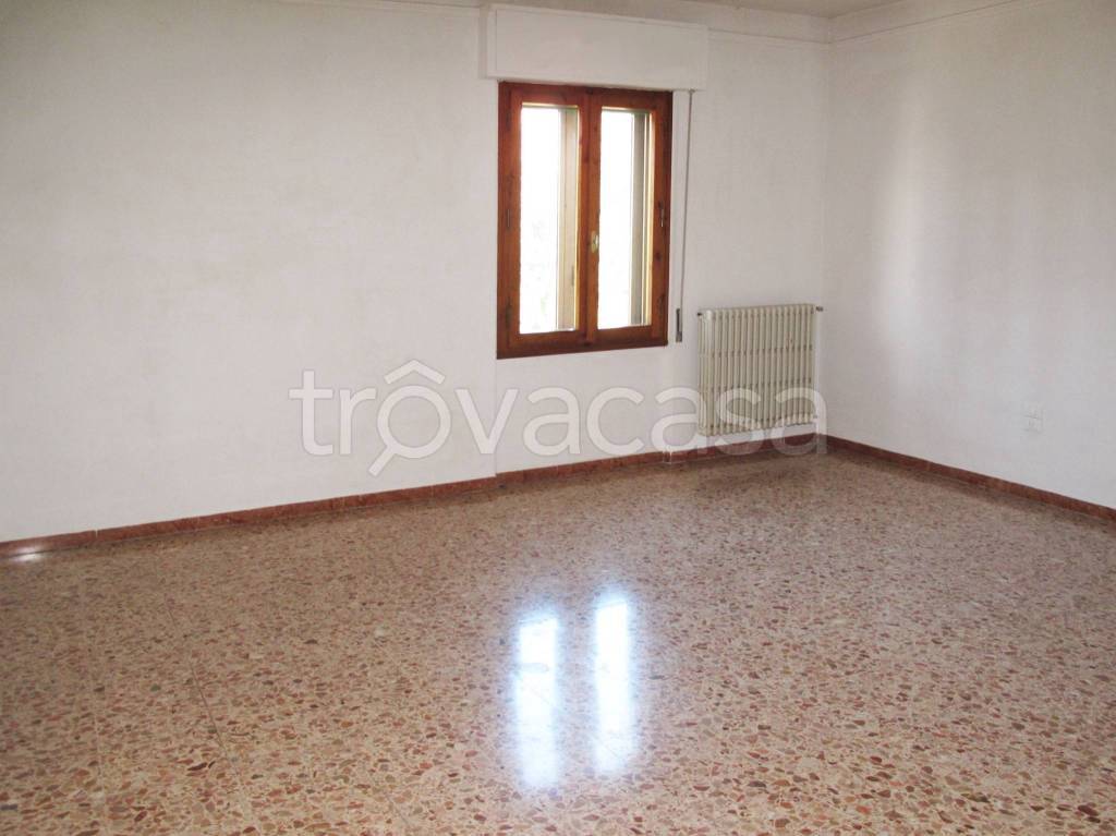 appartamento in vendita a Prato in zona Fontanelle