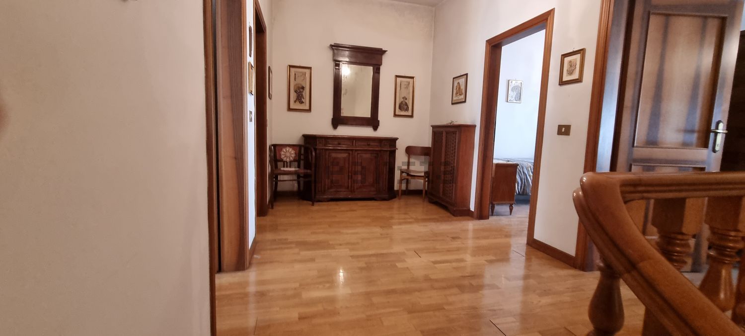 esavano in vendita a Prato