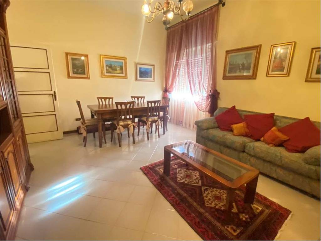 appartamento in vendita a Prato in zona Santa Lucia