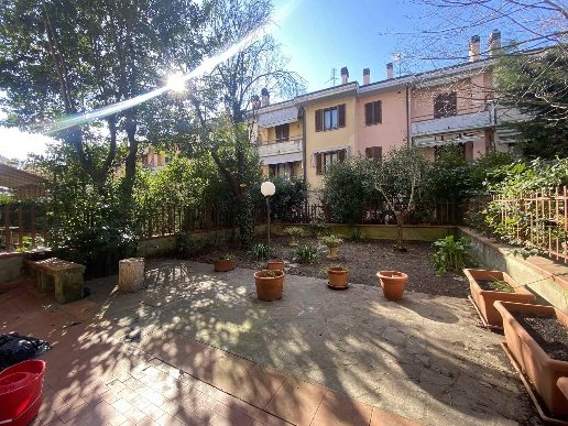 casa indipendente in vendita a Prato in zona Galceti