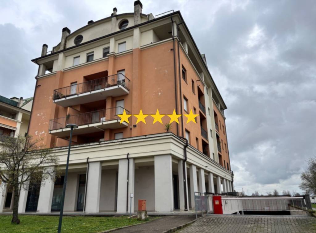 appartamento in vendita a Prato in zona Paperino