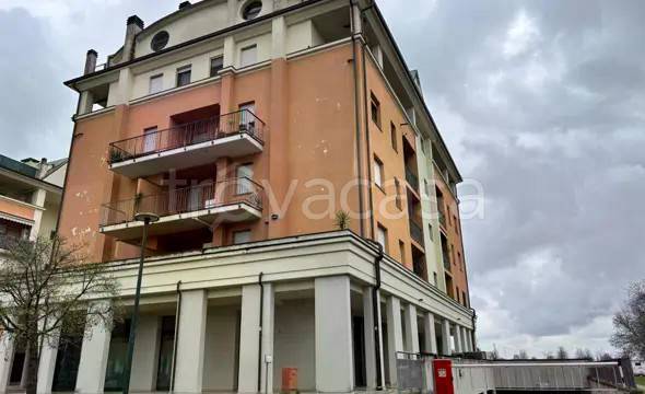 appartamento in vendita a Prato in zona Paperino