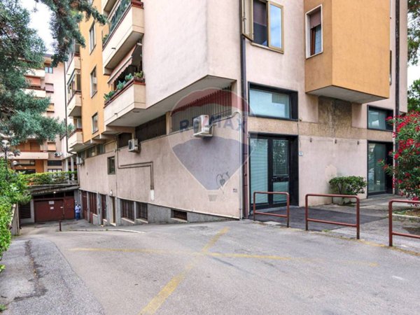 negozio in vendita a Prato