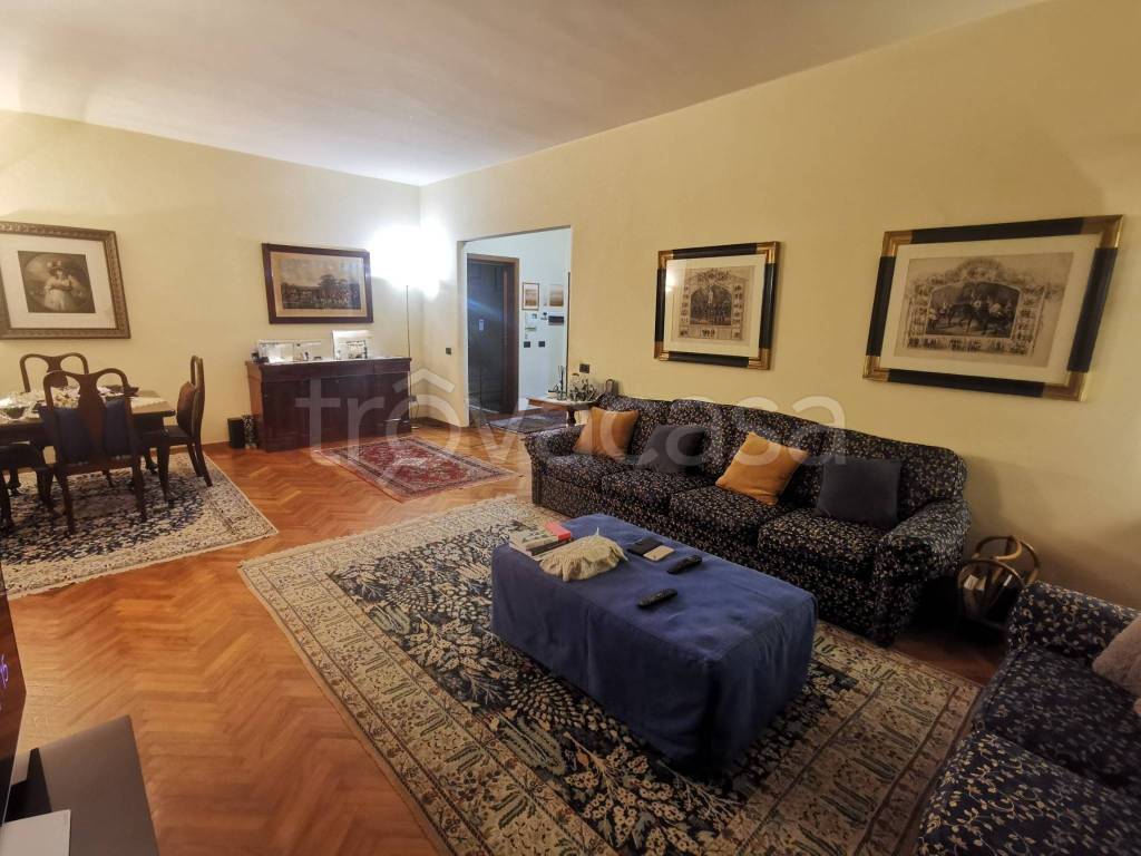 casa indipendente in vendita a Prato in zona Tobbiana