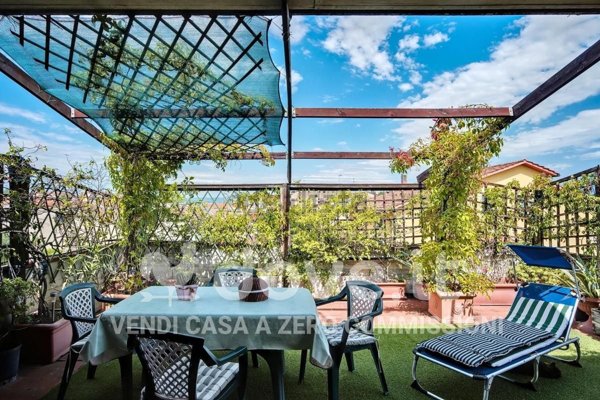 appartamento in vendita a Prato in zona Iolo