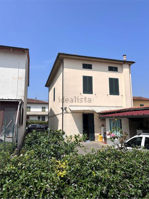 casa indipendente in vendita a Prato in zona Galciana
