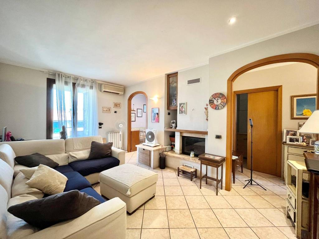 appartamento in vendita a Prato in zona Galciana