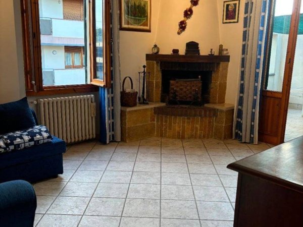 casa indipendente in vendita a Prato