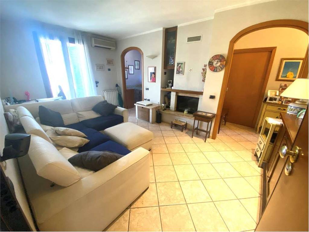 appartamento in vendita a Prato in zona Sant'Ippolito