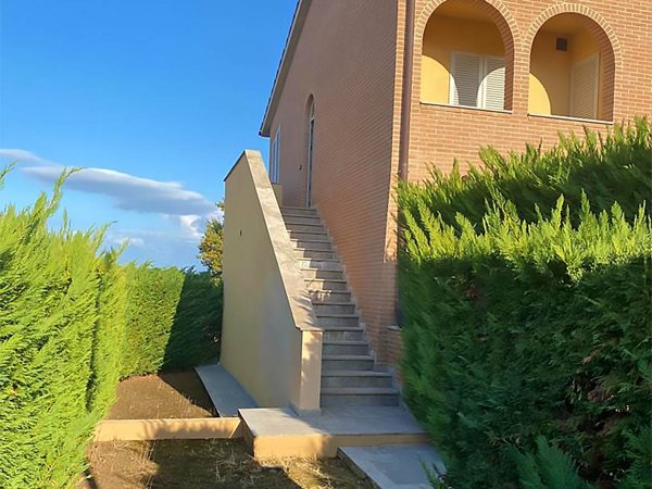 appartamento in vendita a Prato in zona Castelnuovo
