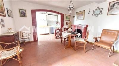 casa indipendente in vendita a Prato in zona Casale