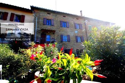 casa indipendente in vendita a Prato in zona Casale
