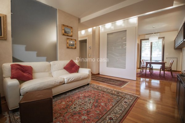 casa indipendente in vendita a Prato in zona Grignano
