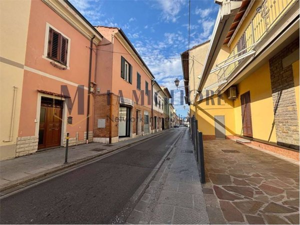 intera palazzina in vendita a Prato in zona Galciana