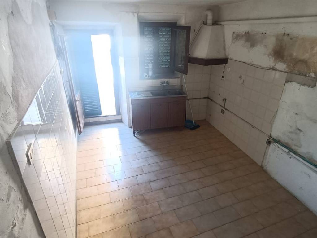 casa indipendente in vendita a Prato in zona Sant'Ippolito