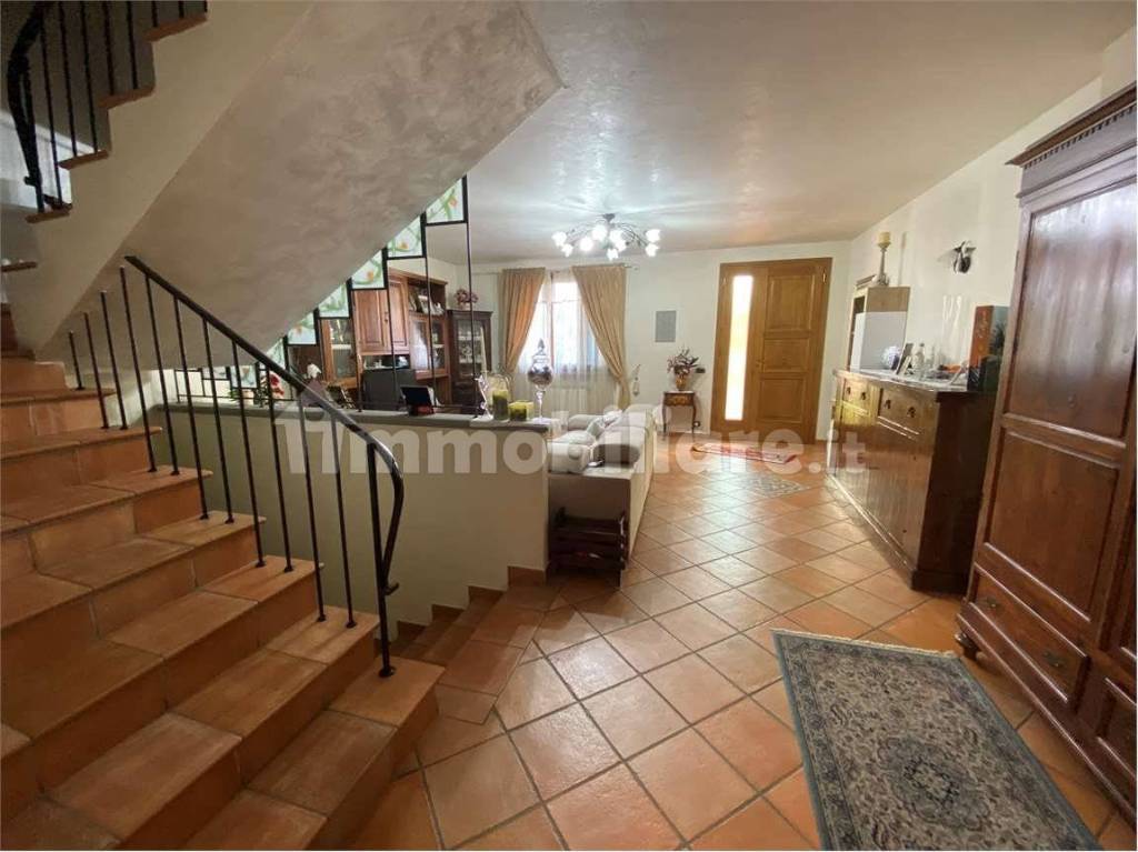 casa indipendente in vendita a Prato in zona Tavola