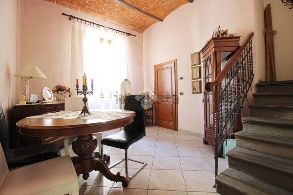 casa indipendente in vendita a Prato