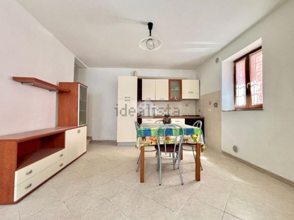 casa indipendente in vendita a Prato in zona Iolo